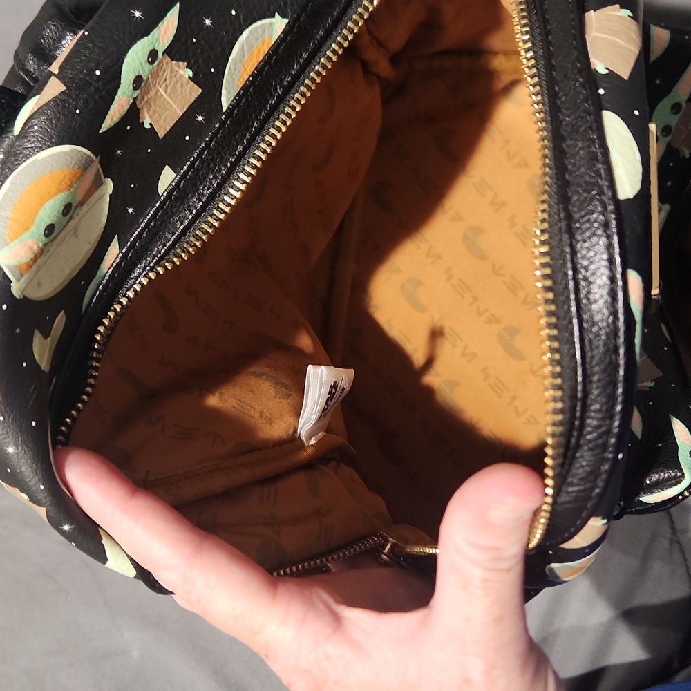 Loungefly mini Yoda‎ backpack - Picture 6 of 6